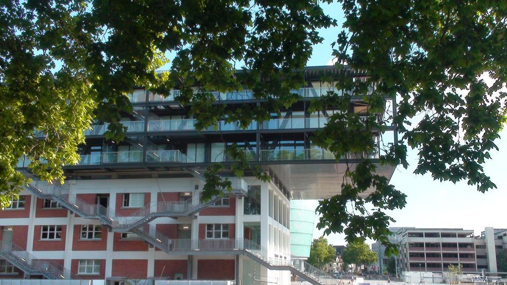Studio Avec Terrace Au Doc Strasbourg Exterior foto